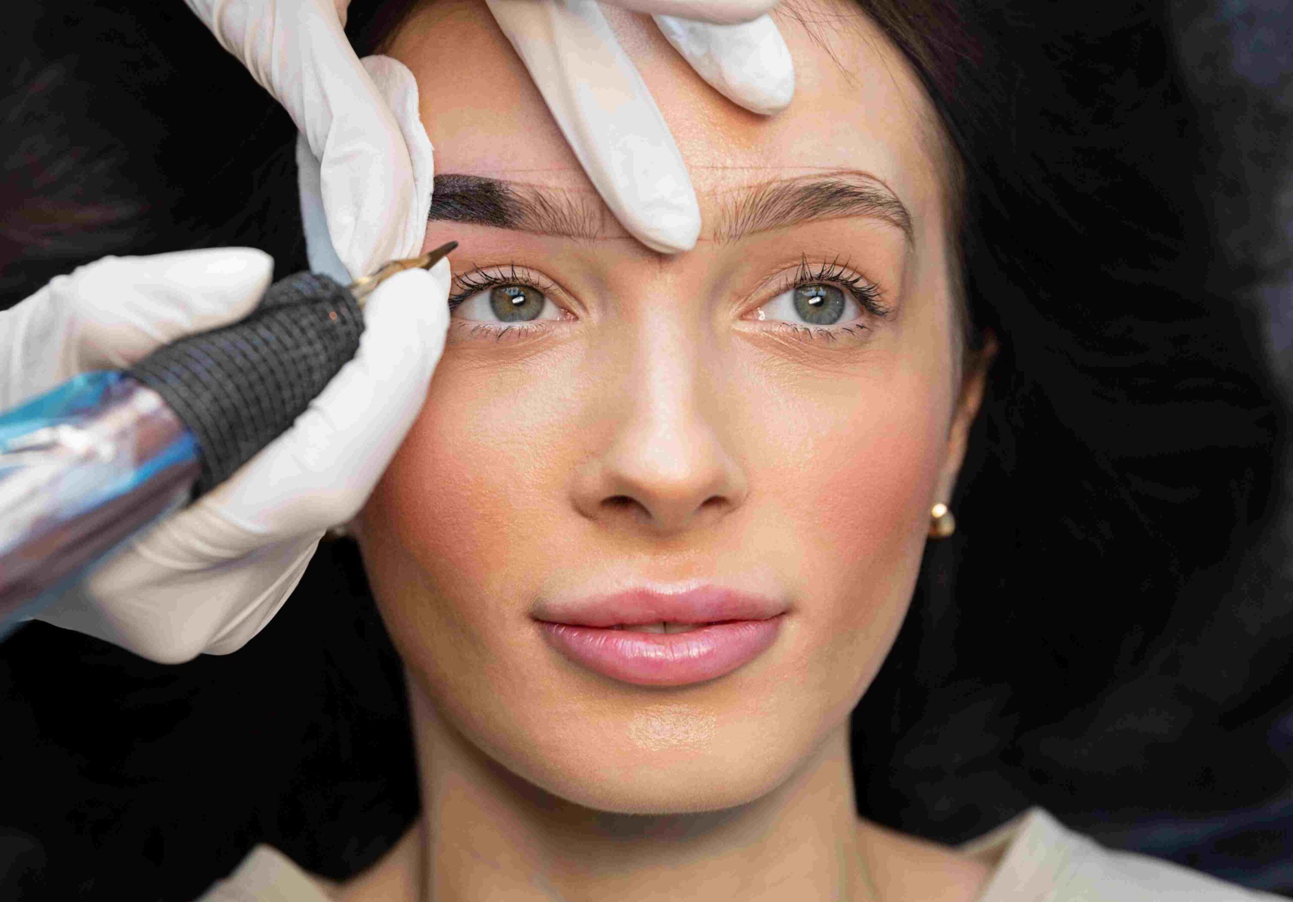 How to Fill in Patchy Eyebrows With Eyebrow Transplantation? Learn the procedure, recovery, and results.